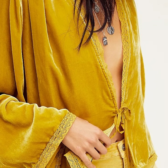 NWOT Free People velvet bell sleeve bed jacket - Picture 4 of 9